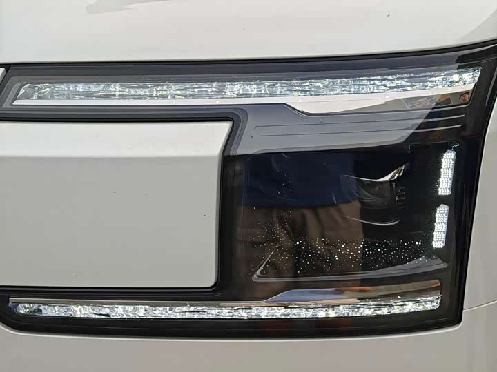 Фото 4 - Zeekr 9X