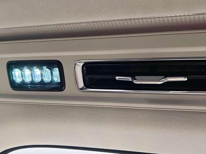 Фото 7 - Zeekr 9X