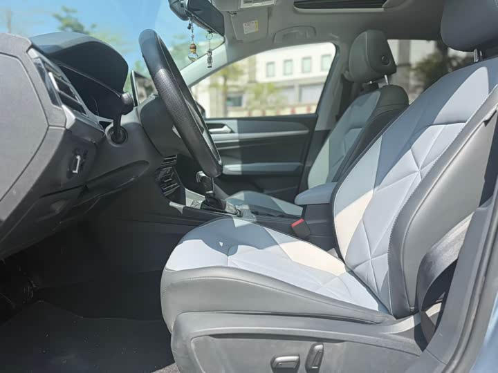 Фото 5 - Volkswagen Lavida