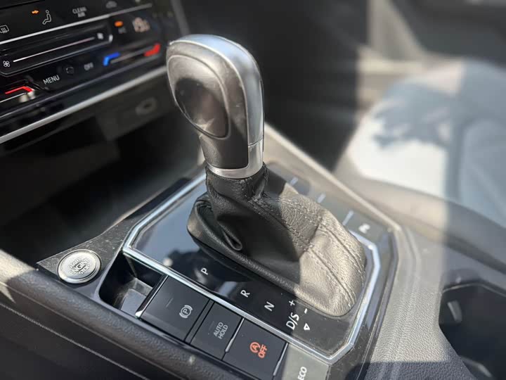 Фото 7 - Volkswagen Lavida