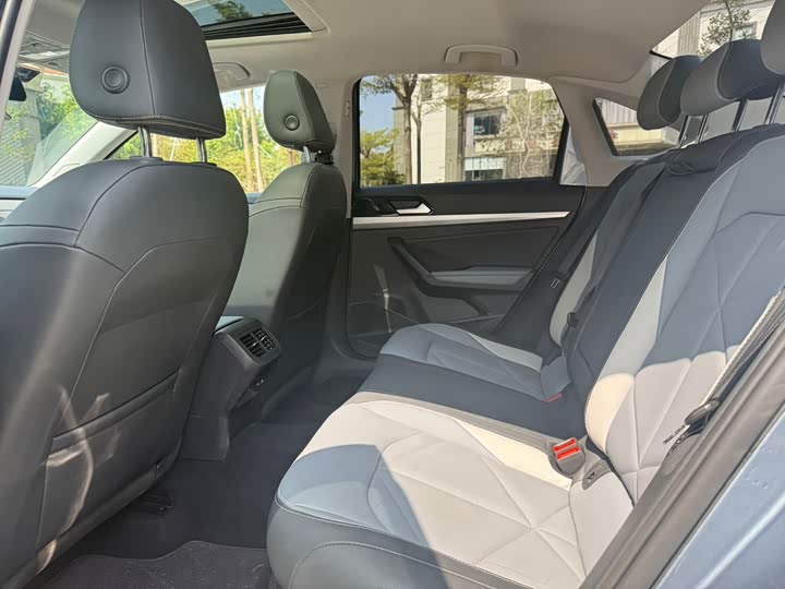 Фото 8 - Volkswagen Lavida