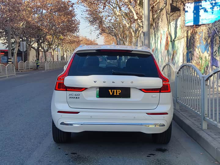 Фото 3 - Volvo XC60 Hybrid