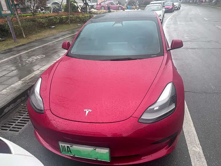 Фото 2 - Tesla Model 3