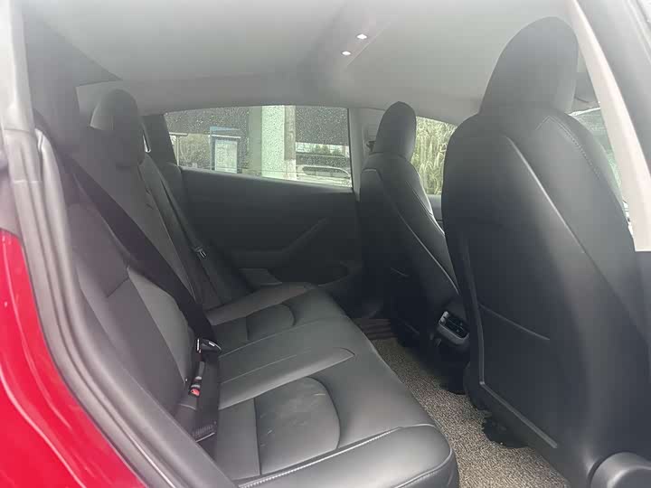 Фото 6 - Tesla Model 3