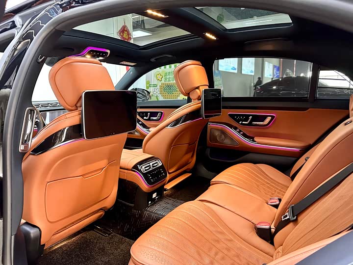 Фото 9 - Mercedes-Benz S-Class