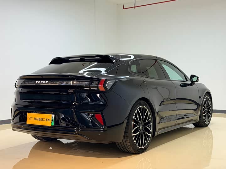 Фото 4 - Zeekr 001