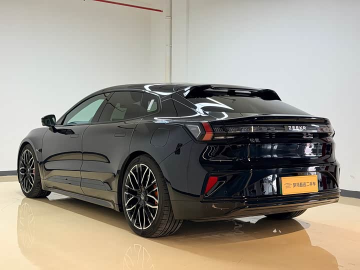 Фото 6 - Zeekr 001