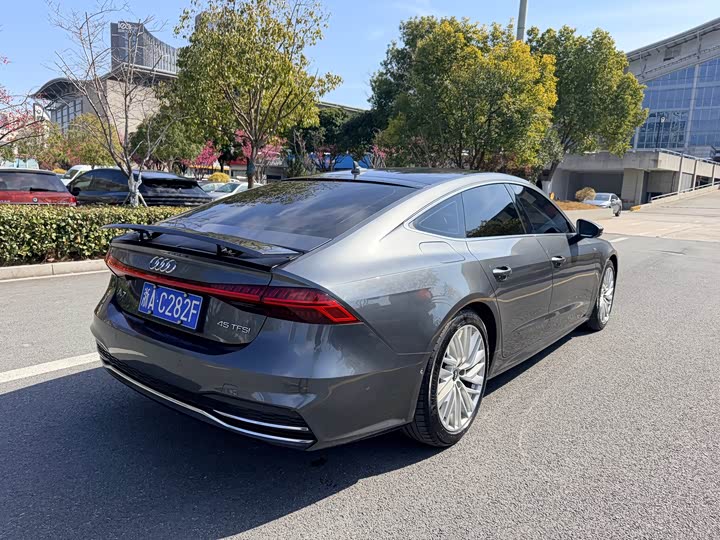 Фото 5 - Audi A7