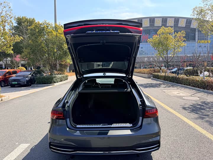 Фото 7 - Audi A7