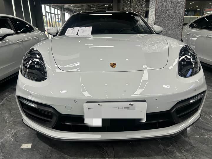 Фото 2 - Porsche Panamera