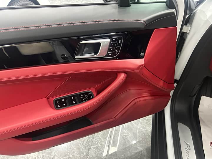 Фото 8 - Porsche Panamera