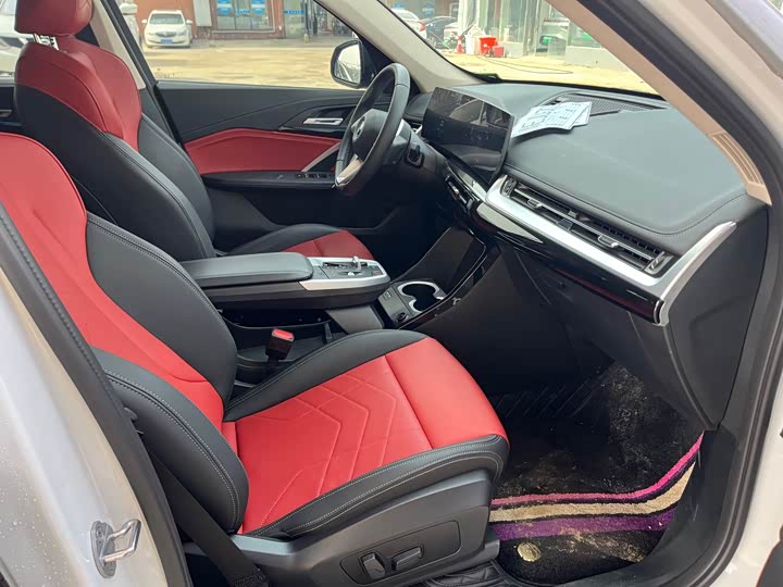 Фото 6 - BMW iX1