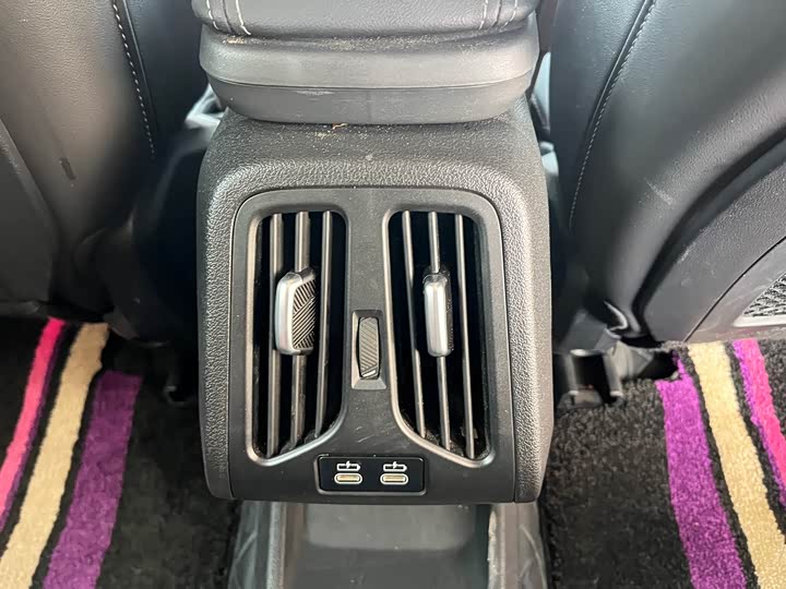 Фото 8 - BMW iX1