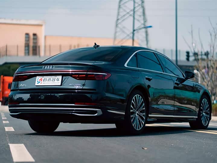 Фото 6 - Audi A8
