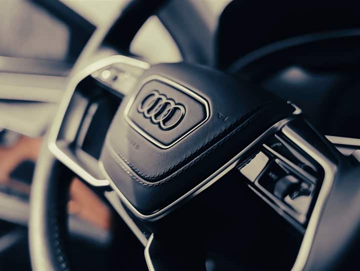 Фото 8 - Audi A8