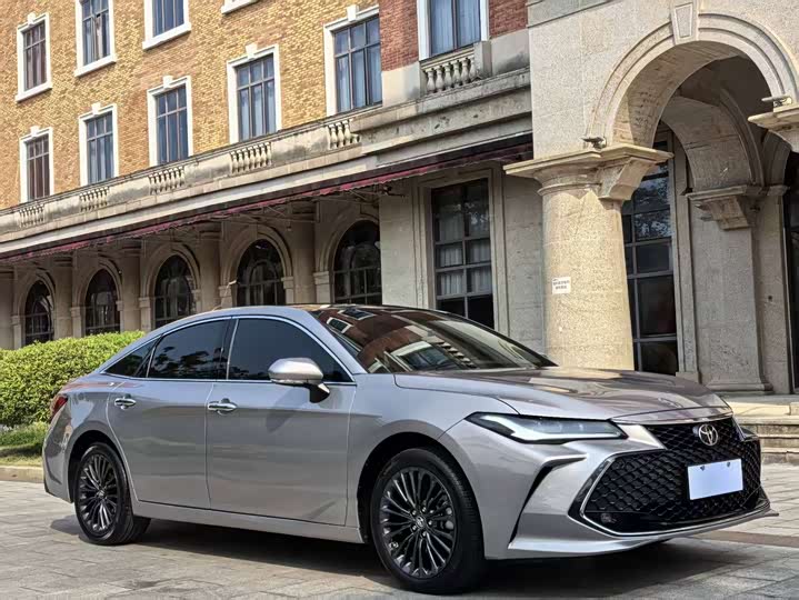 Фото 3 - Toyota Avalon