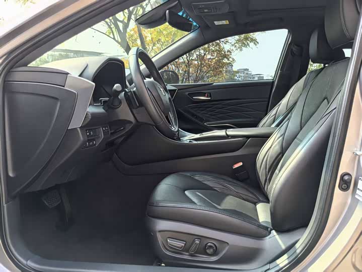 Фото 5 - Toyota Avalon