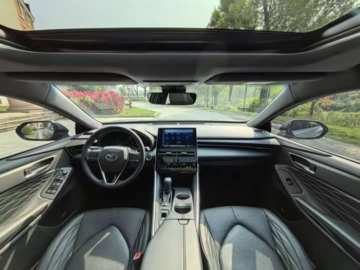 Фото 7 - Toyota Avalon