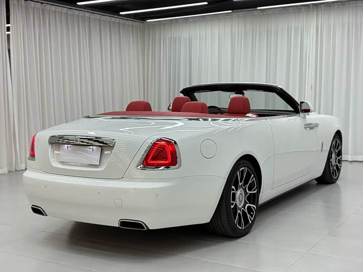 Фото 5 - Rolls-Royce Dawn