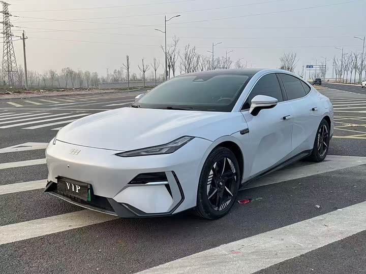 Фото 1 - Geely Galaxy E8