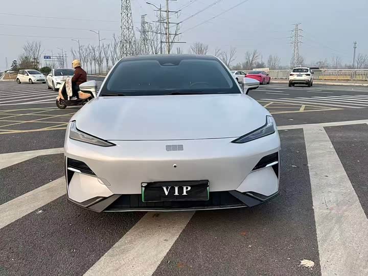 Фото 2 - Geely Galaxy E8