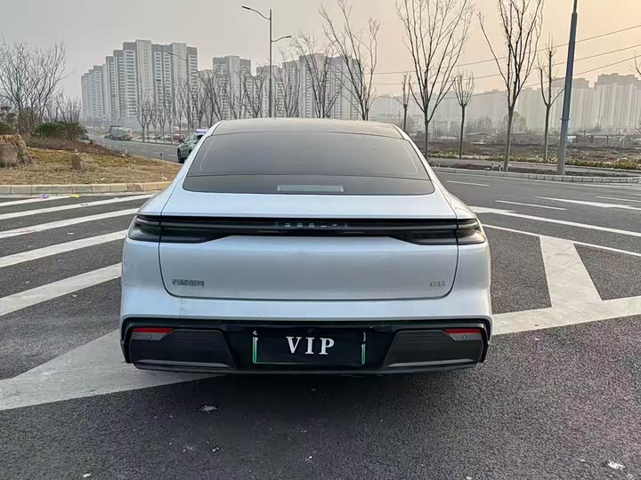 Фото 6 - Geely Galaxy E8