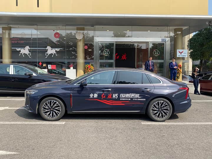 Фото 4 - Hongqi H5