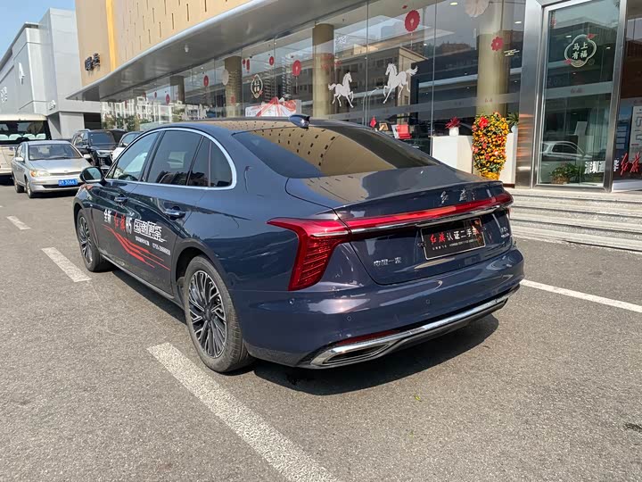 Фото 5 - Hongqi H5