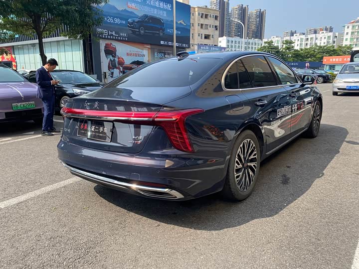 Фото 7 - Hongqi H5