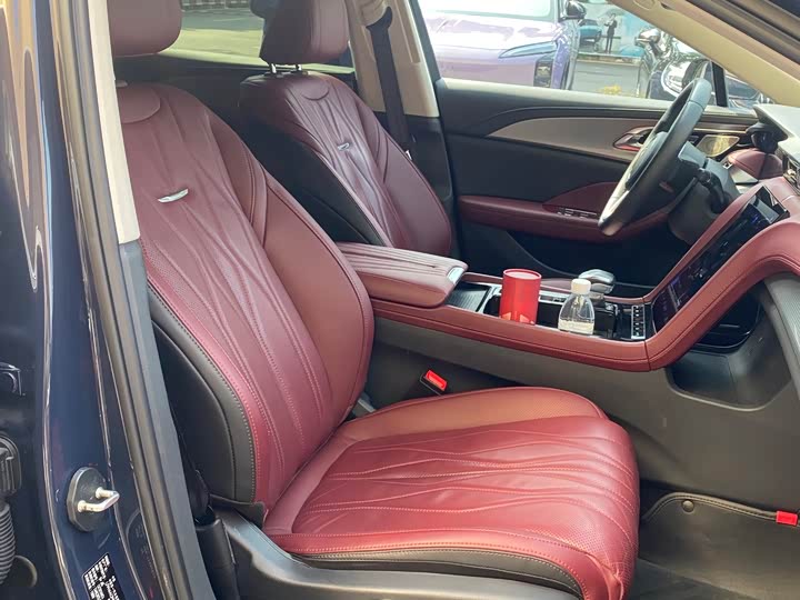 Фото 9 - Hongqi H5