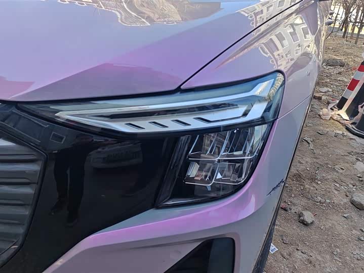 Фото 5 - Audi Q5 e-tron