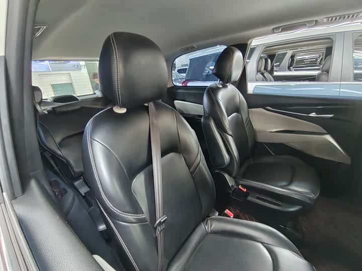 Фото 9 - Maxus G50