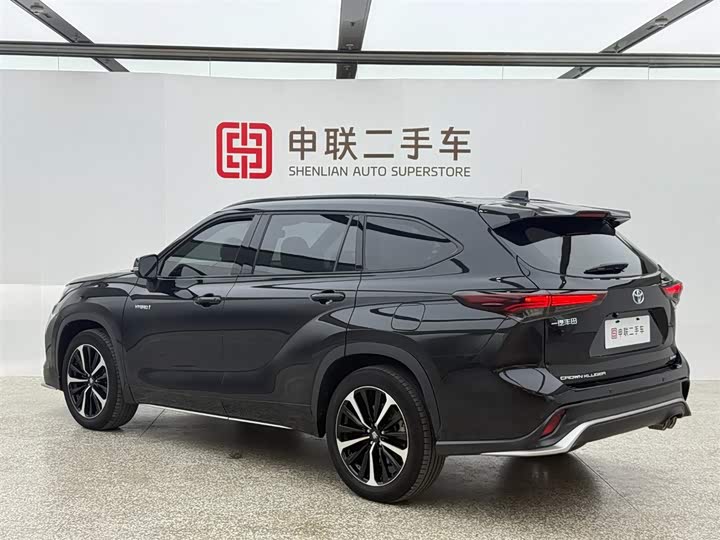 Фото 2 - Toyota Crown Kluger