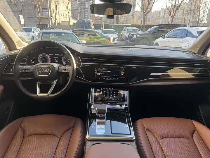 Фото 6 - Audi Q7