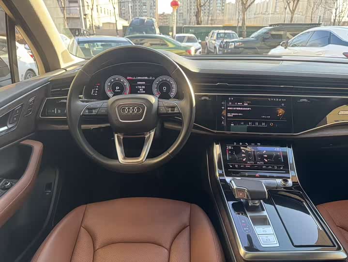 Фото 7 - Audi Q7