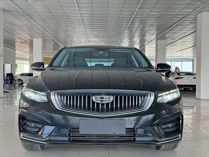 Фото 2 - Geely Preface