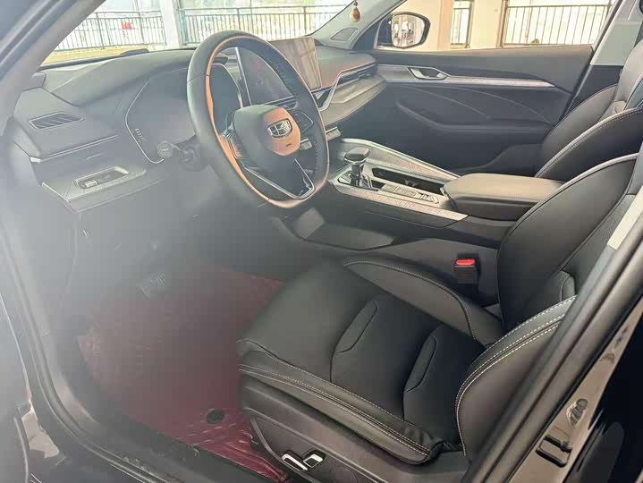 Фото 4 - Geely Preface