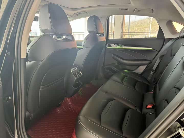 Фото 6 - Geely Preface