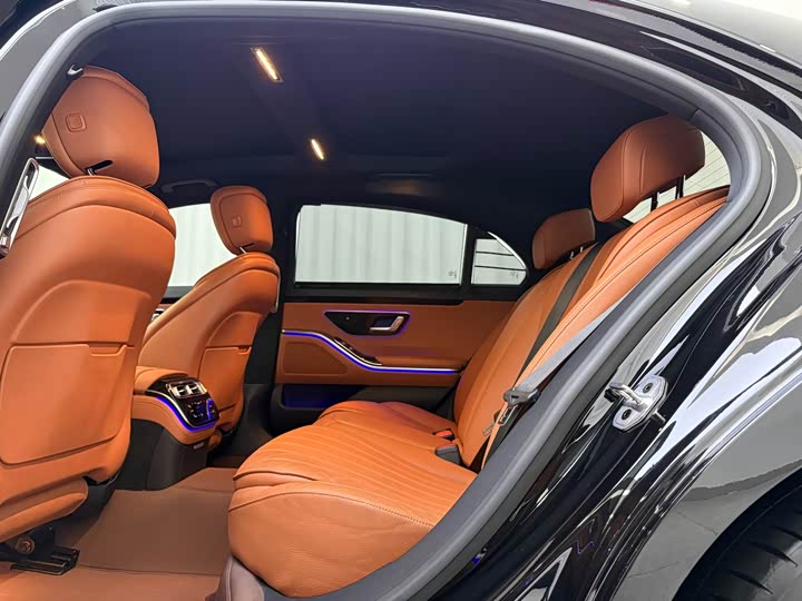 Фото 6 - Mercedes-Benz S-Class