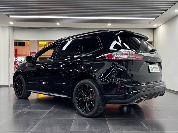 Фото 4 - Ford Edge