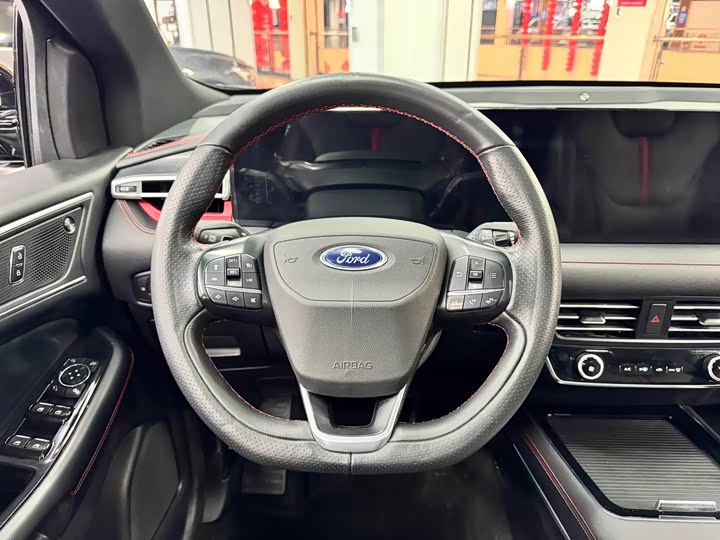 Фото 9 - Ford Edge