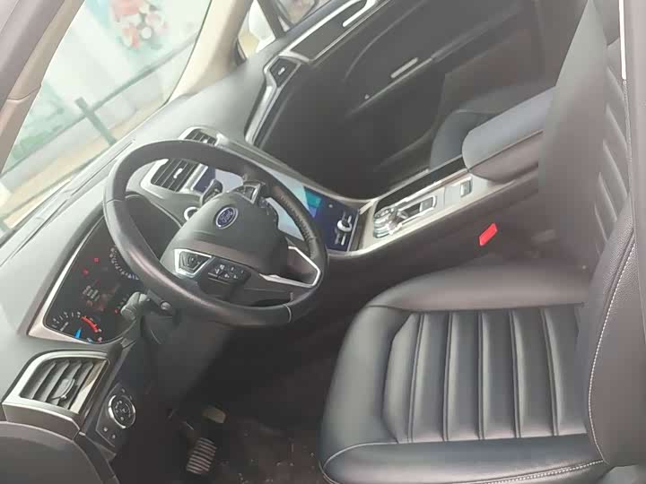 Фото 4 - Ford Mondeo