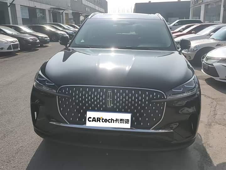 Фото 2 - Lincoln Aviator