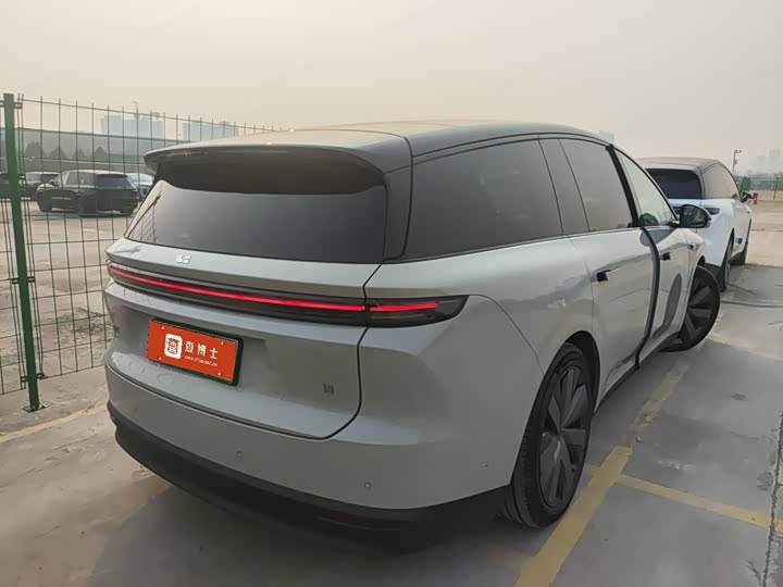 Фото 3 - LiXiang i8