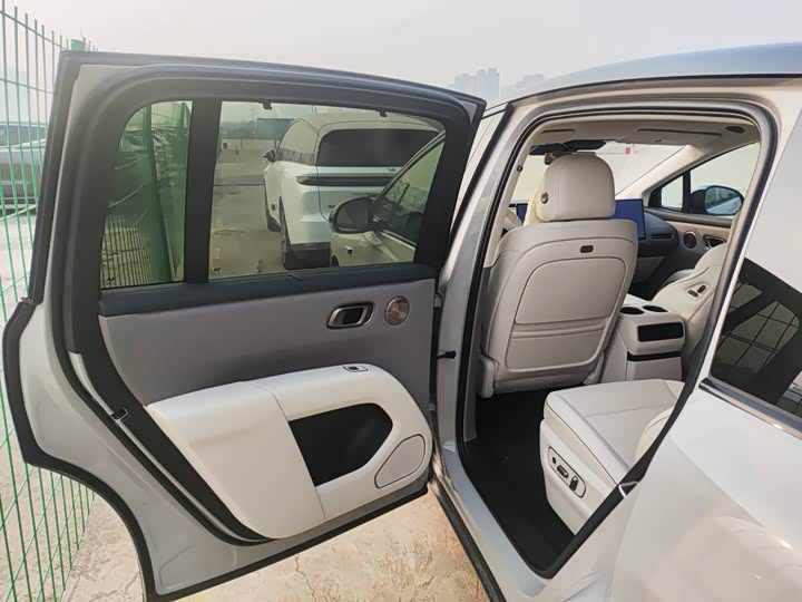 Фото 6 - LiXiang i8