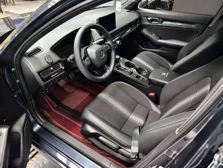 Фото 4 - Honda Civic