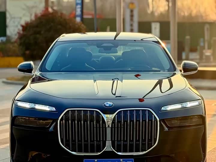 Фото 2 - BMW 7 Series