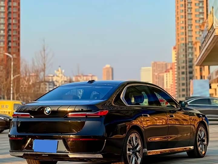 Фото 4 - BMW 7 Series