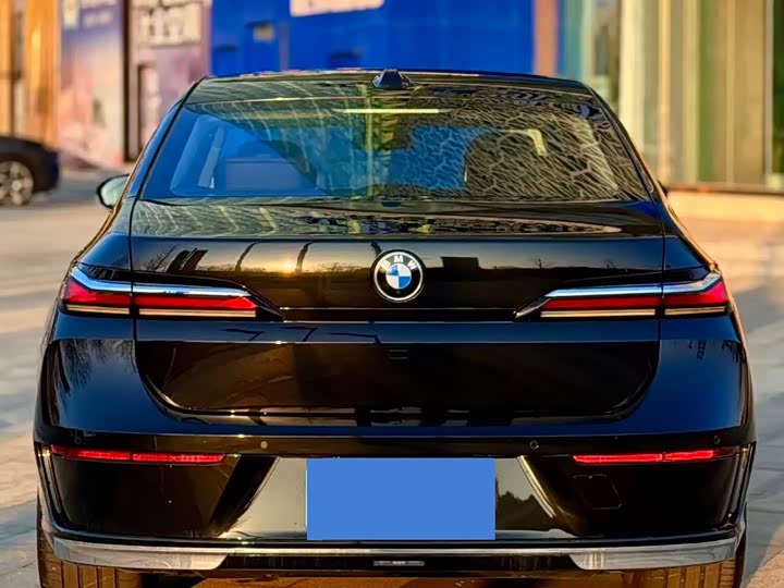 Фото 5 - BMW 7 Series