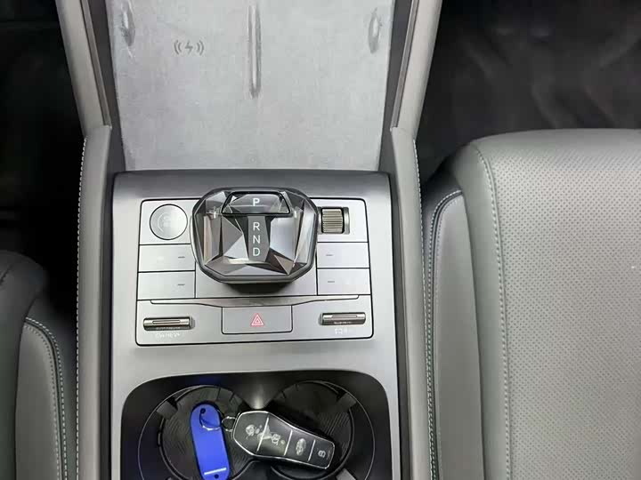 Фото 8 - BYD Qin L